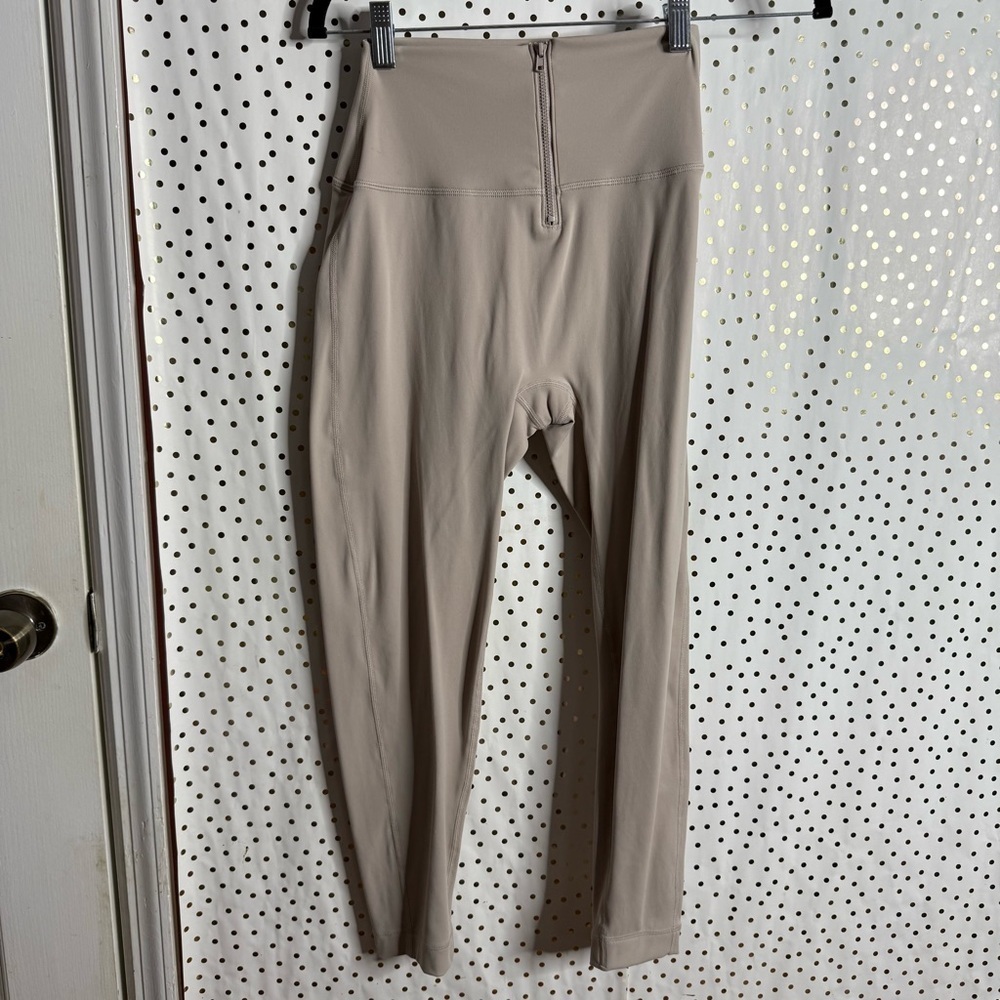SET Active Sportbody Leggings in Taupe - Picture 2 of 9